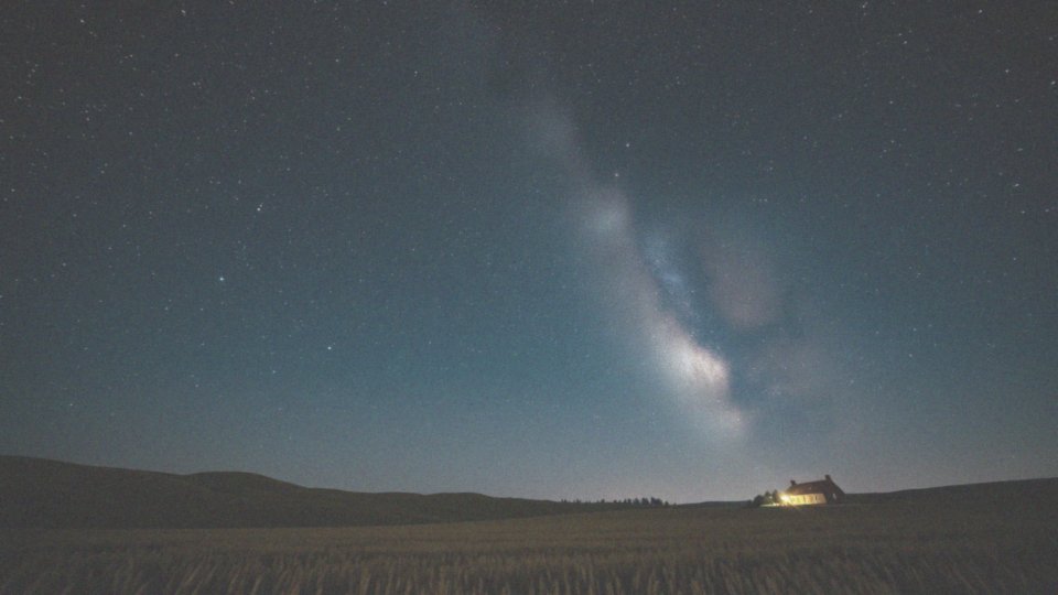 Jak wygląda Droga Mleczna na nocnym niebie?