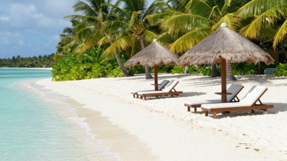 Jak znaleźć i sprawdzić hotele z prywatną plażą?